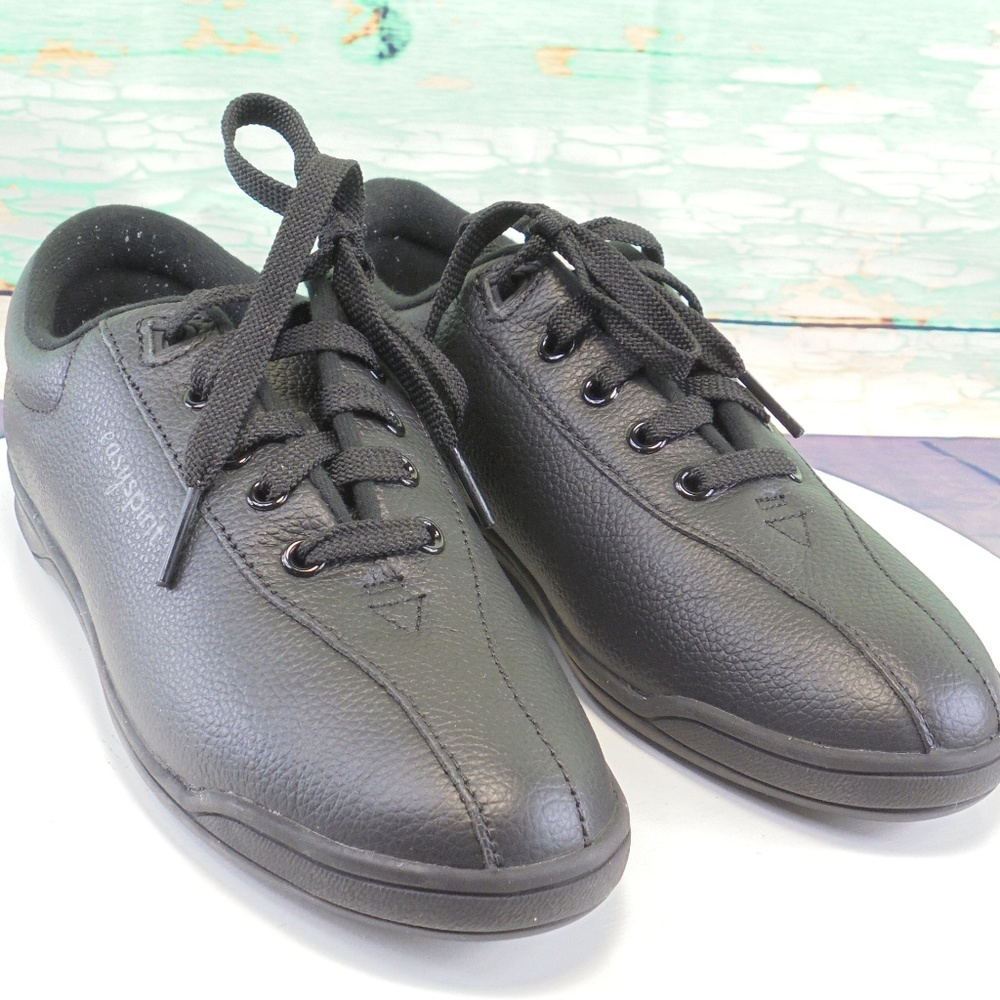 Easy Spirit Black Leather Sneaker/ Walking Shoes